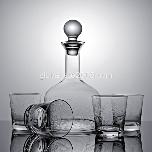 Very Trendy and Sophisticated Gift Decanter & Tumbler Set Manufactory